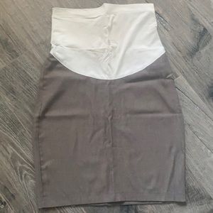 Maternity pencil skirt. Knee length